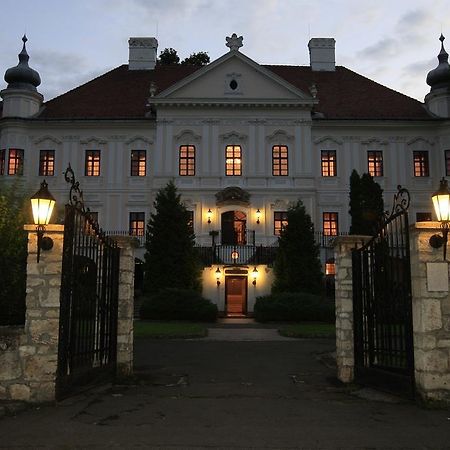 Teleki-Degenfeld Kastelyszallo Szirák Exteriör bild