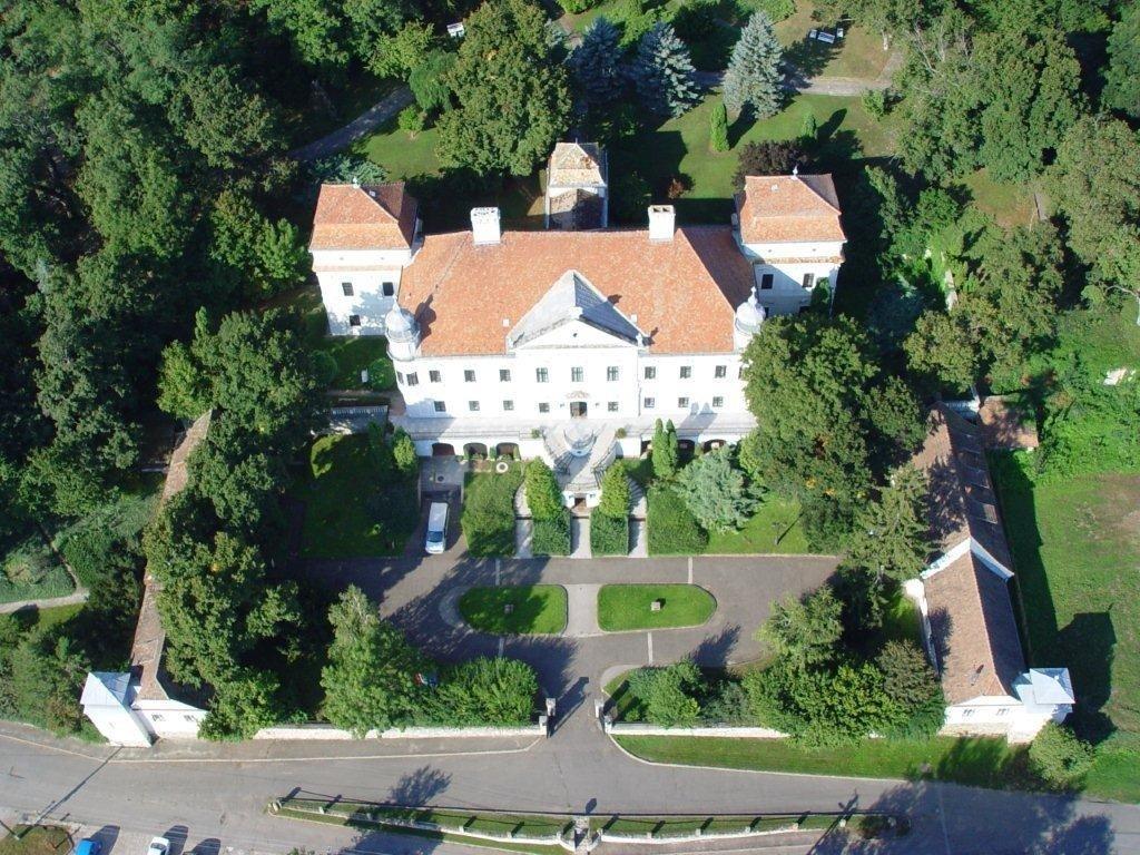Teleki-Degenfeld Kastelyszallo Szirák Exteriör bild