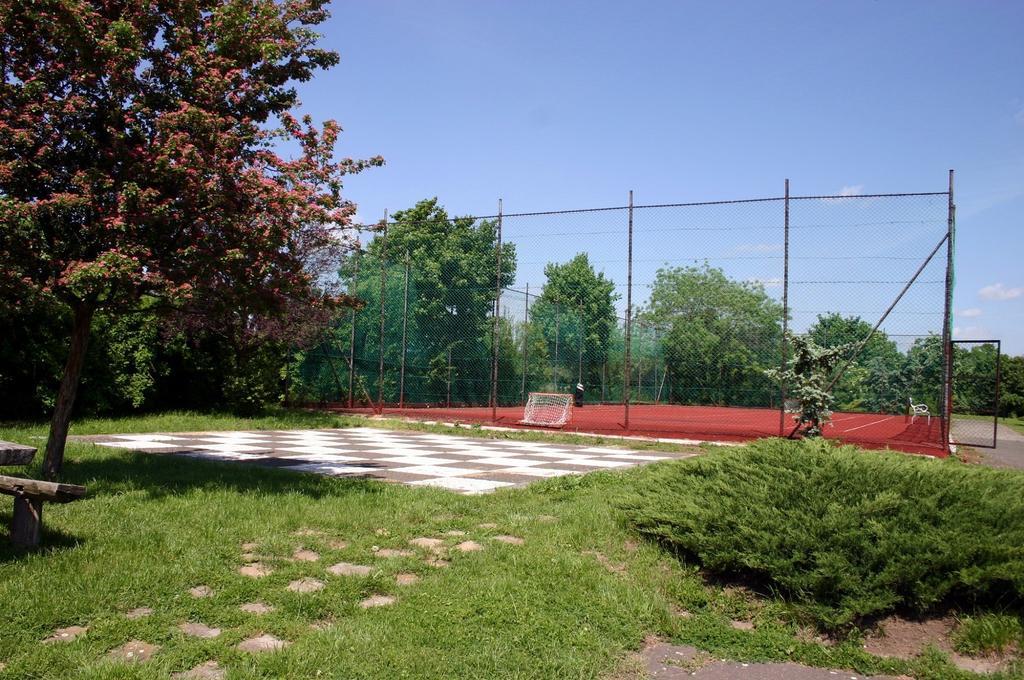 Teleki-Degenfeld Kastelyszallo Szirák Exteriör bild