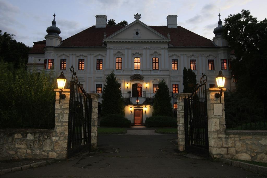 Teleki-Degenfeld Kastelyszallo Szirák Exteriör bild